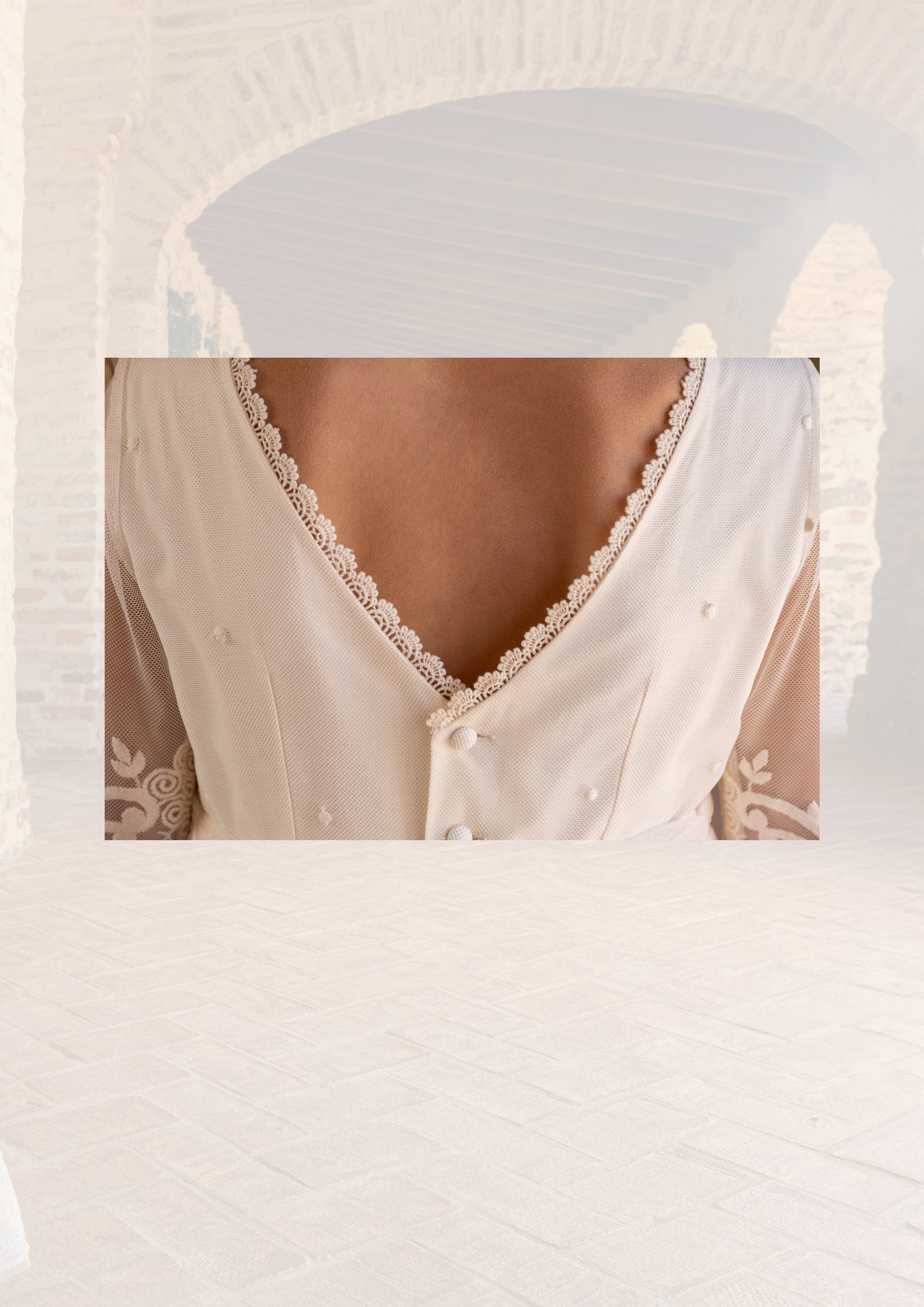 Vestido LARA de comunión para niña de la marca Manuela (corona de flores incluida)
