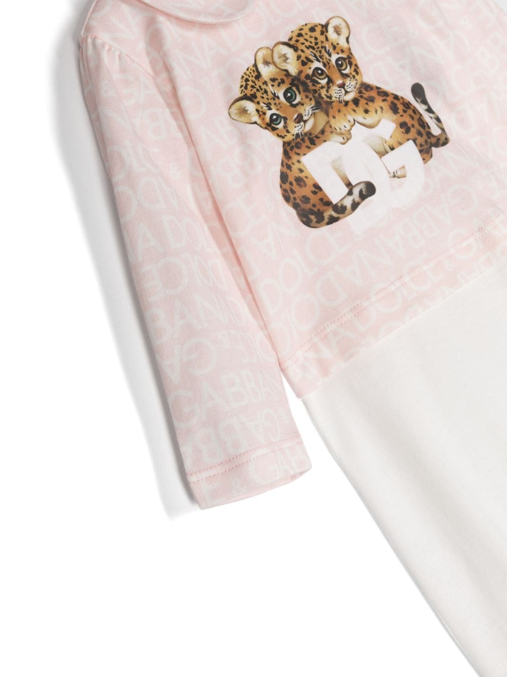 Conjunto para bebe con motivo de leopardo de la marca Dolce & Gabbana