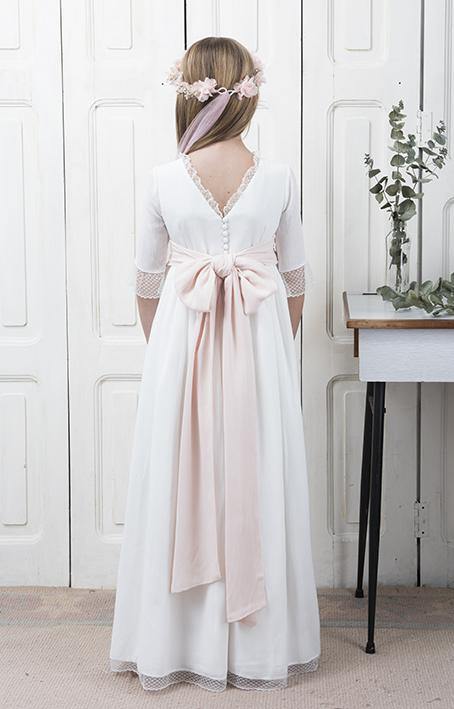 Vestido de comunión para niña con lazada rosa Casilda de Deladosaladoce - Modini Shop