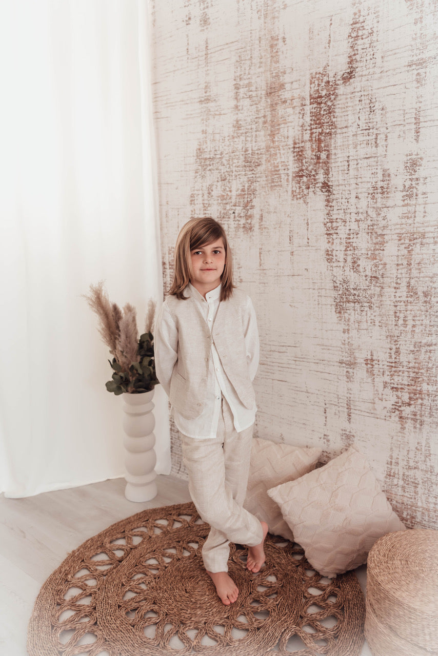 Traje de lino 510 para el niño en color beige Mimilú
