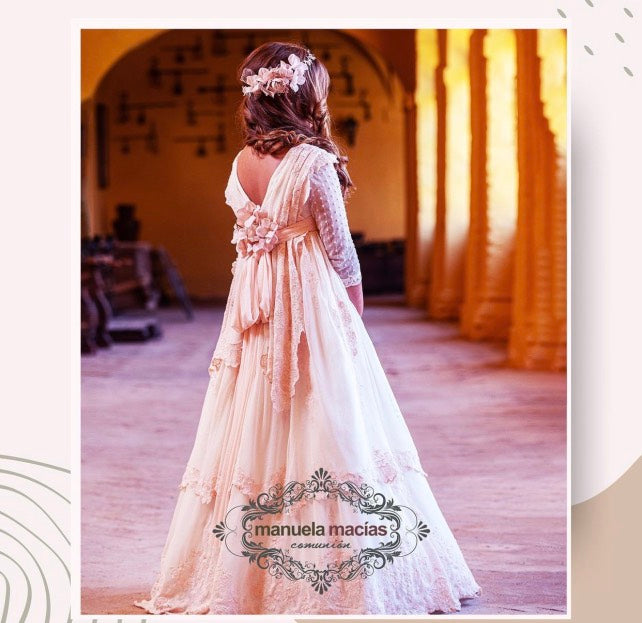 Vestido ENMA de comunión para niña de la marca Manuela (corona de flores incluida)