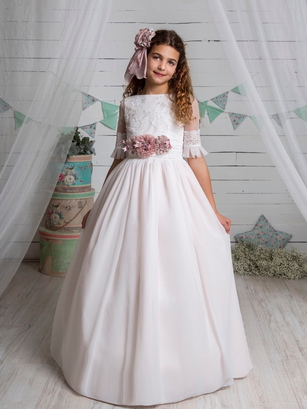 Vestido de comunión L113 con las flores y de manga larga MARLA
