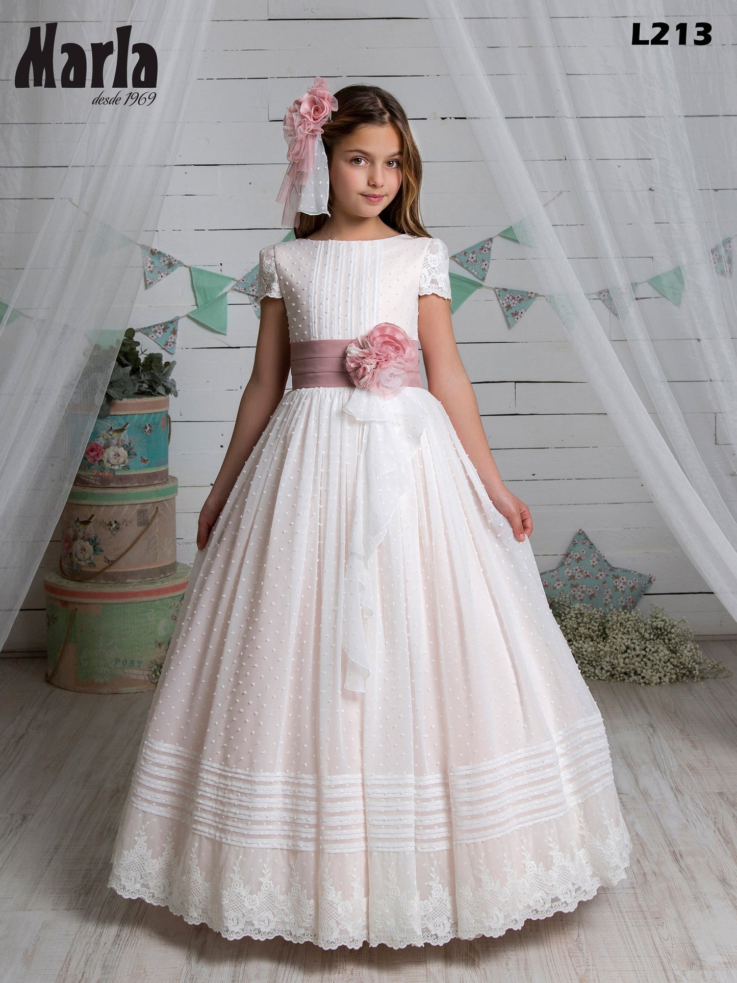 Vestido de comunión L213 con la flor y de media manga MARLA