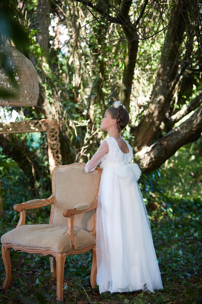 Vestido Cayetana de comunión para niña de la marca Flor de C