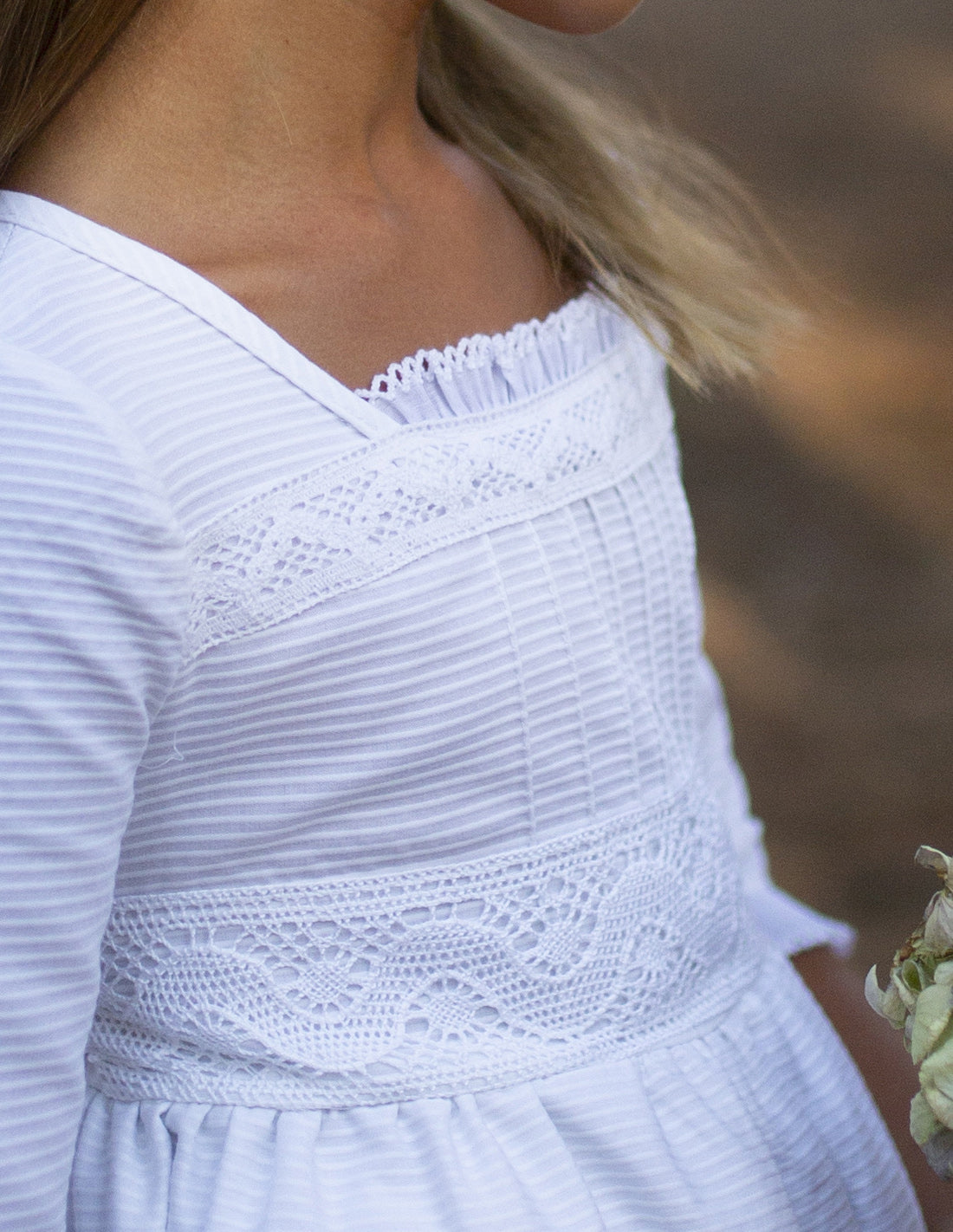 Vestido de comunión Bolillos para niña de la marca Un Vestido Para Tí