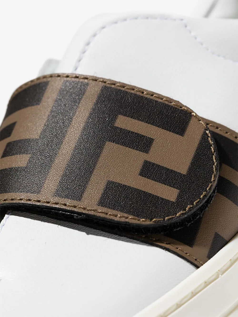 Zapatillas bajas con logo en la correa Fendi Kids