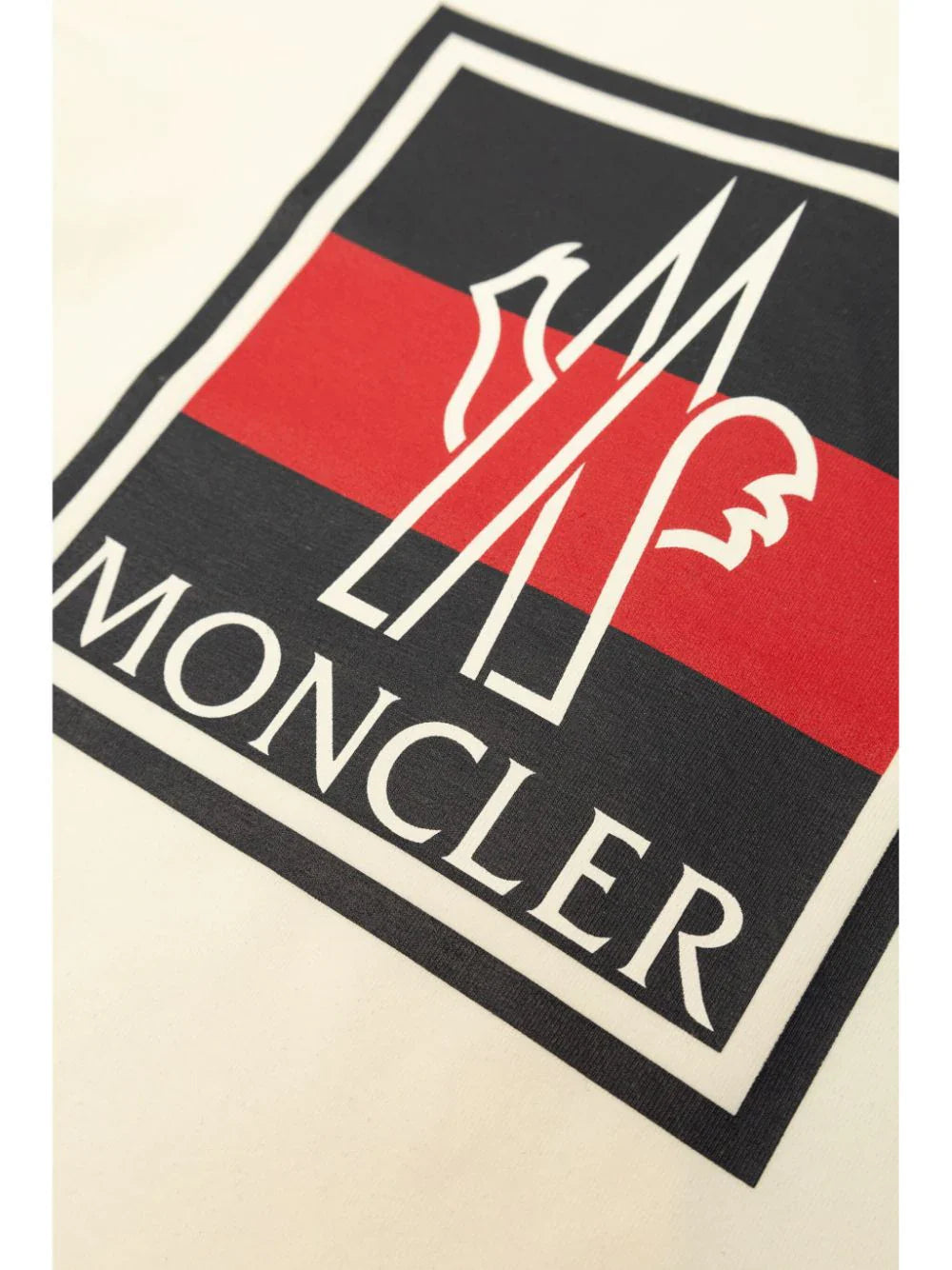 Camiseta con logo estampado de la marca MONCLER