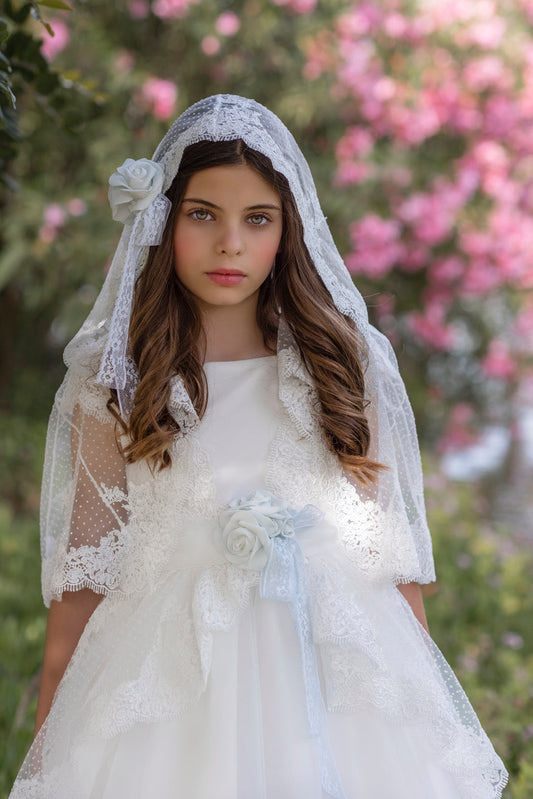 Chaqueta de comunion y ceremonia 579 estilo capa del encaje con capucha para niña de la marca MIMILÚ